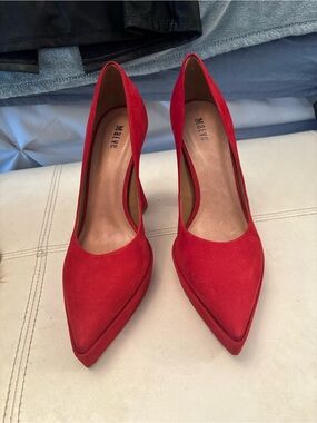 Marvel Red Pointed-Toe Suede Pumps - Elegant High Heels